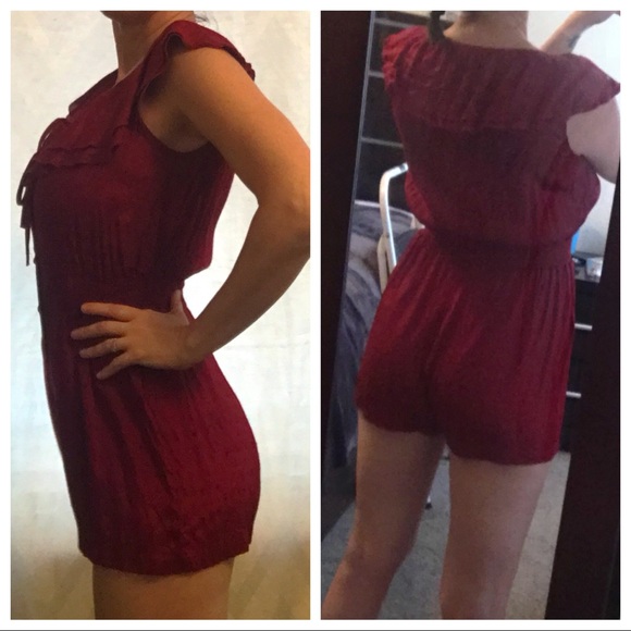 Red ruffle romper - Picture 3 of 9